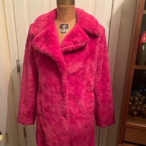 Women’s Bright Pink Faux Fur Coat
Brand: Avec Les Filles
Never worn
Size XS